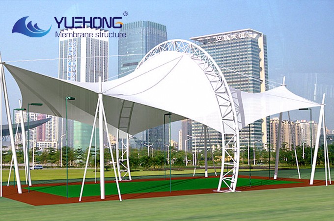 Structures membranaires pour terrains de sport